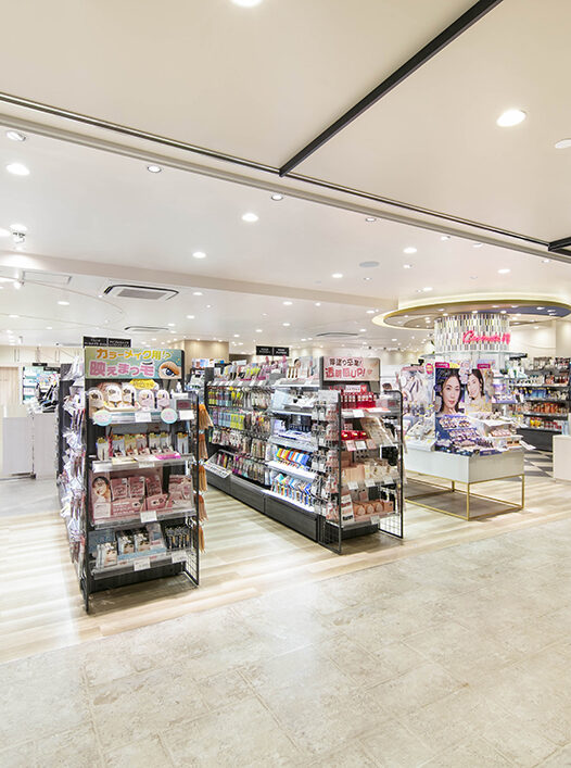 アインズ＆トルペ(シャポー小岩店)